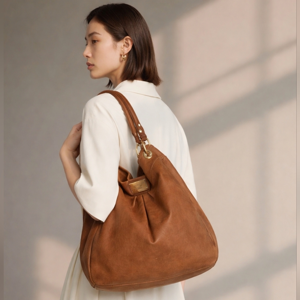 Marc Jacobs Classic Q Hillier Hobo Cinnamon Stick Tan Leather Shoulder Bag L